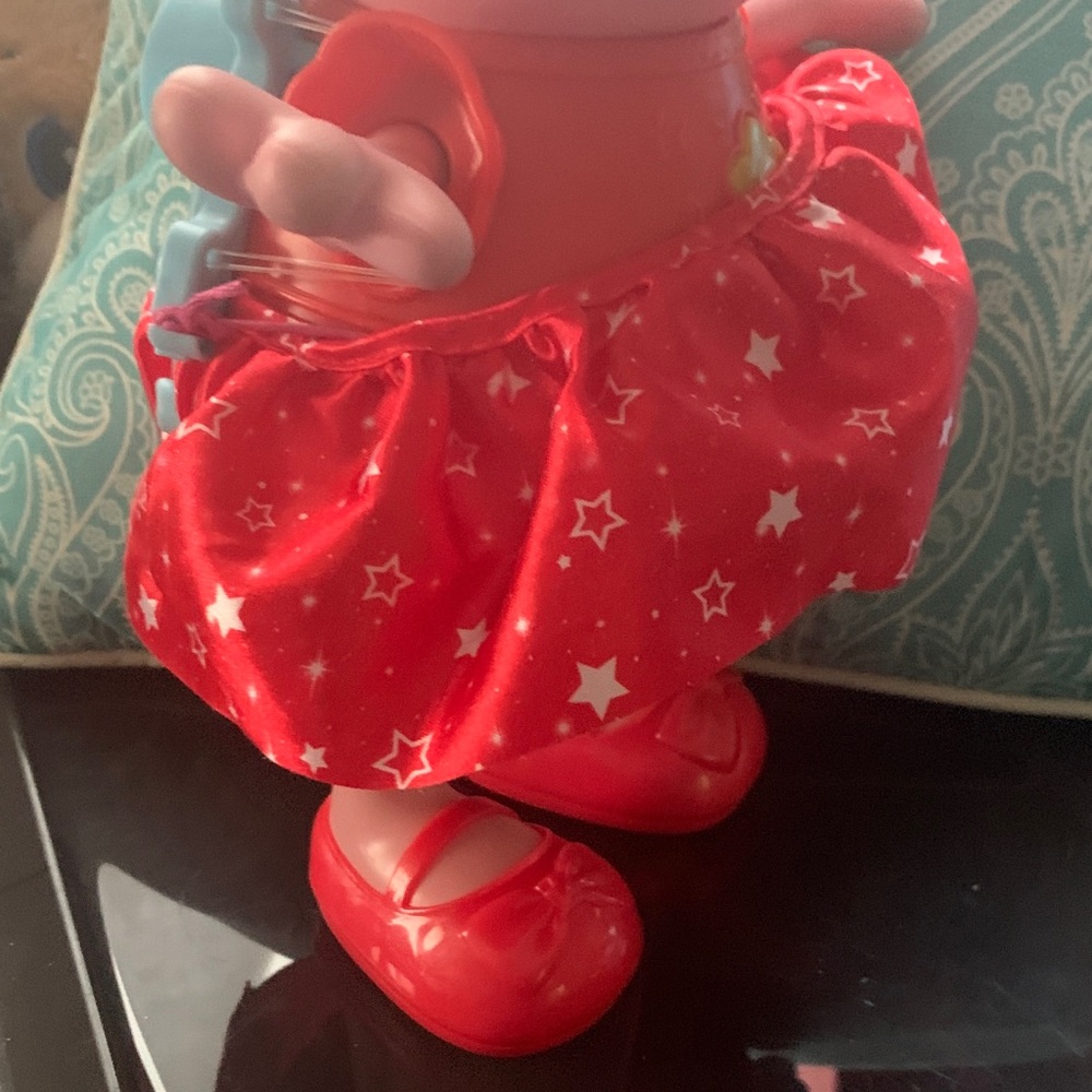 Peppa Pig Red Dress Toy Figure - Picture 7 of 12